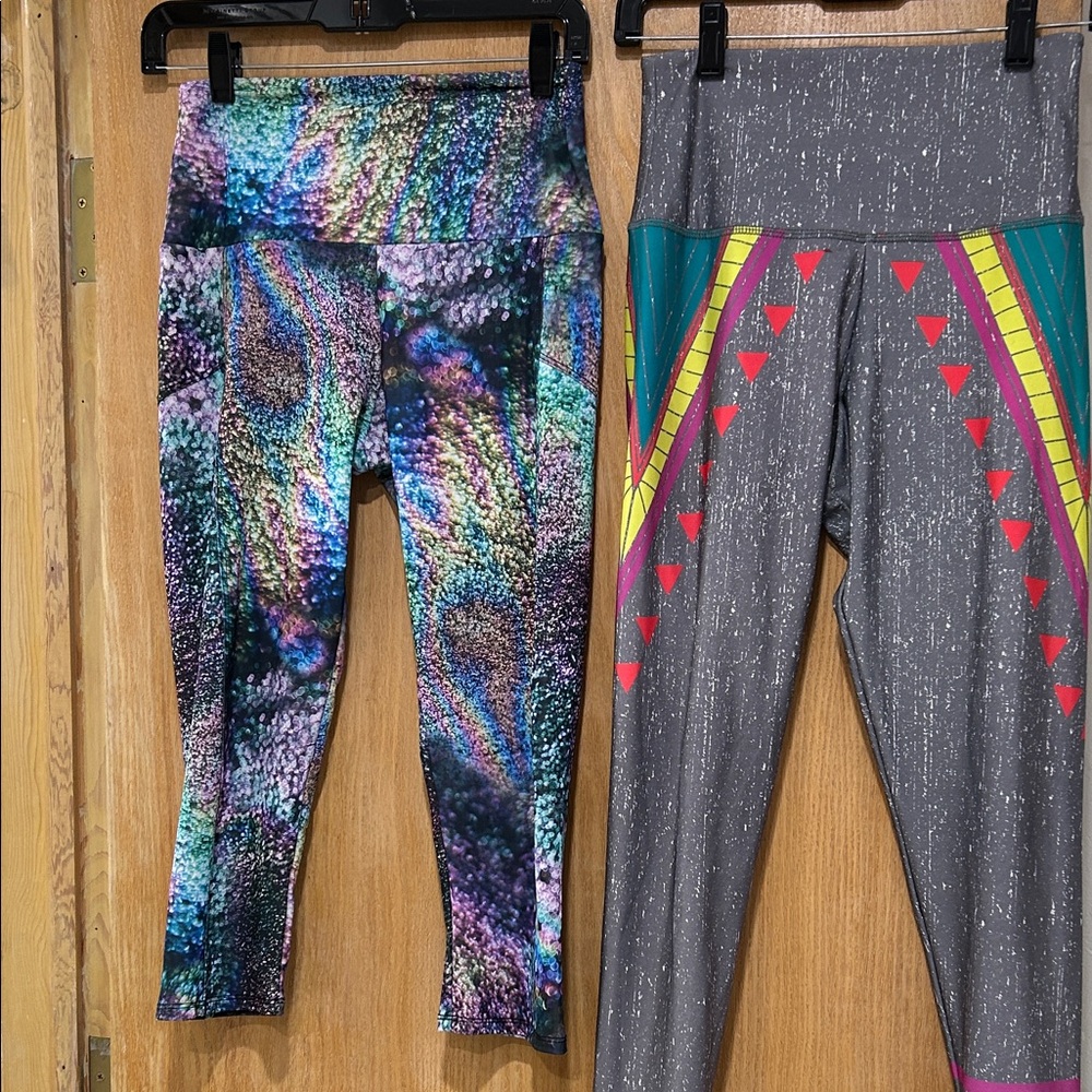 Colorful Onzie leggings! Can be worn with so many different tops
Size Medium